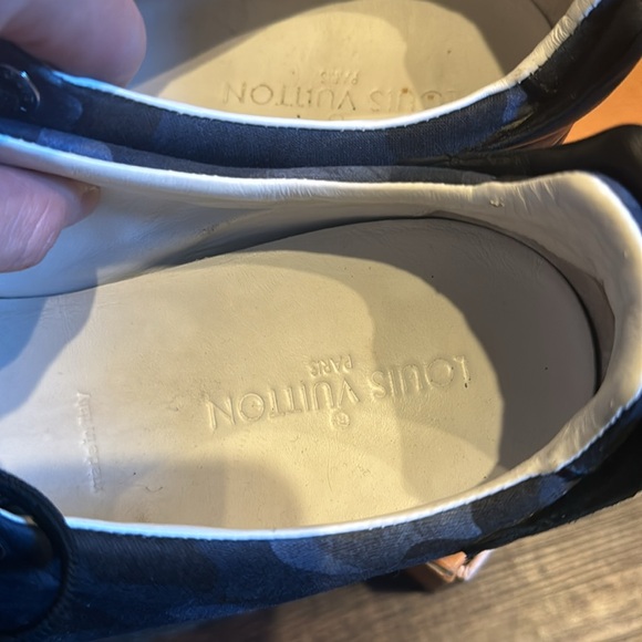 Louis Vuitton - Picture 5 of 5